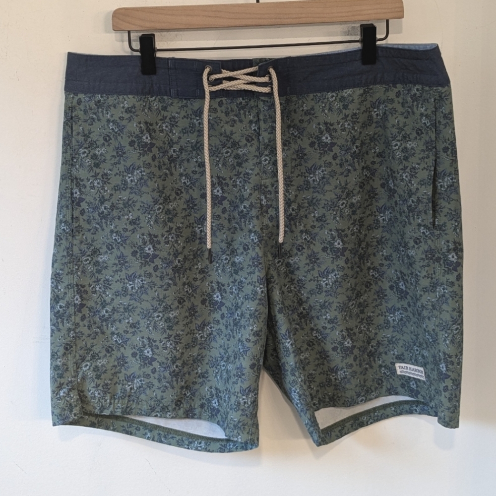 Fair Harbor Men's Green Blue Floral Unlined Board Shorts